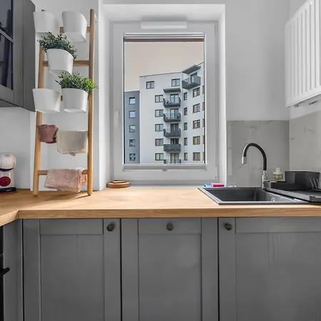 Podskarbinska Modern Space By Bookinghost