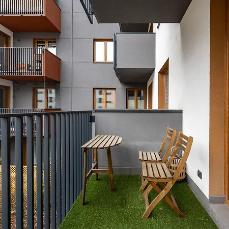 Podskarbińska Modern Space By Bookinghost