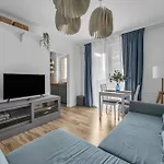 Podskarbinska Modern Space By Bookinghost *